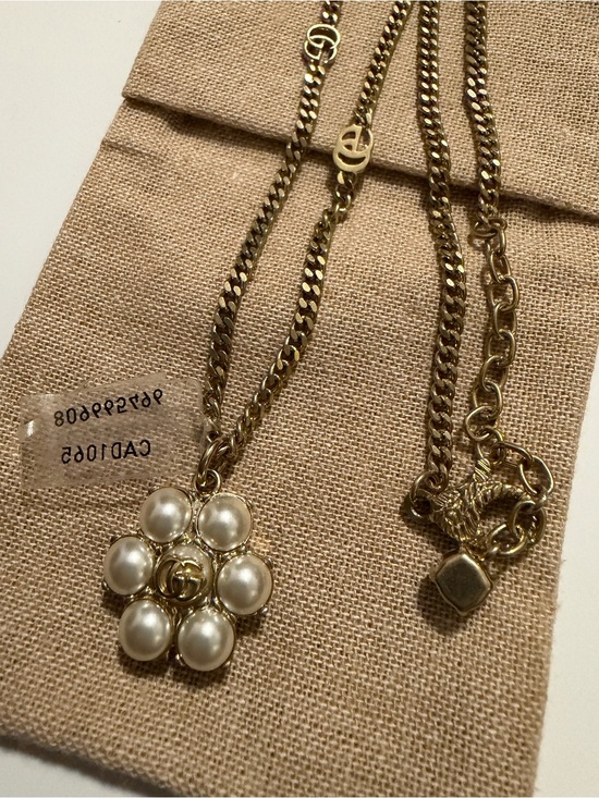 Gucci Jewelry - Gucci Gold Pearl Cluster Pendant Necklace